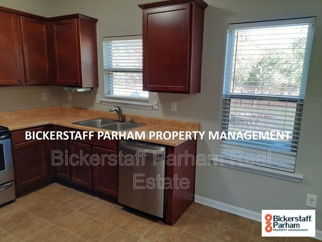 Photo - 15 Churchhill Dr