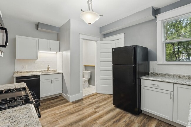 Photo - 427-429 Dewey St Unidad 429