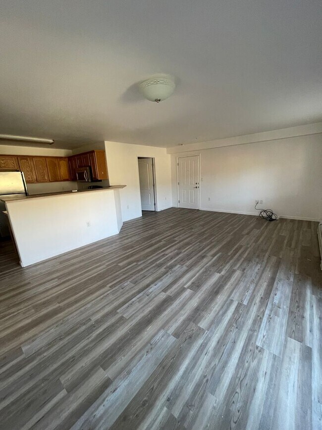 Beautiful Apartment in New Castle Unit 105 Condo for Rent in New