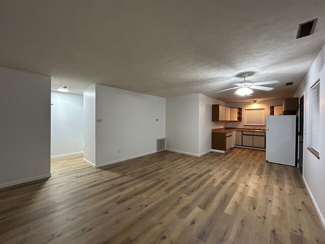 Photo - 917 N Clay St Unit 421 Clay Ct Apt 6