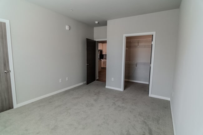 Oak Ridge at University Park Senior Apartm...