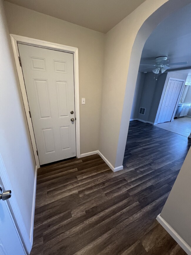 1BD / 1BA Renovated Apartment in Baltimore. - 1BD / 1BA Renovated Apartment in Baltimore. Unidad #3R