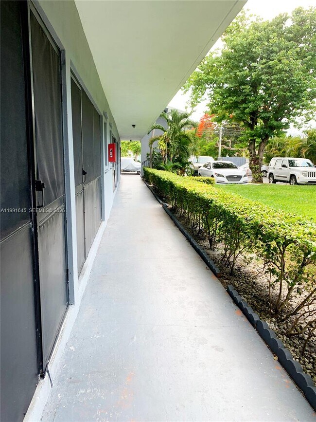 Photo - 2612 Johnson St Unit 4