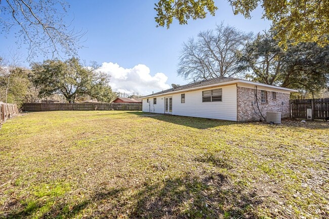 Photo - Charming 3-Bed, 2-Bath Home in Pascagoula – Great Location!