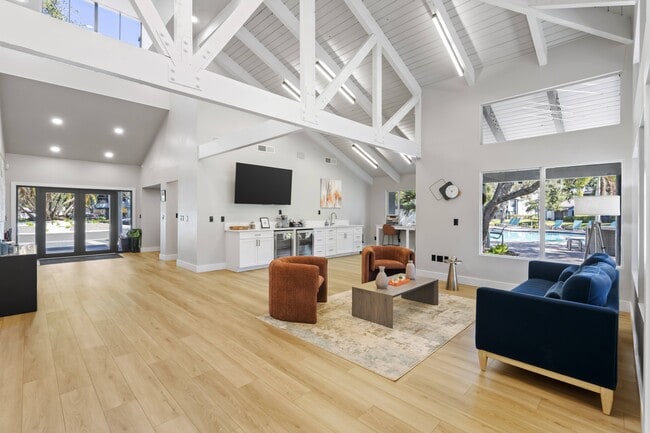 Building Photo - Huntington Place