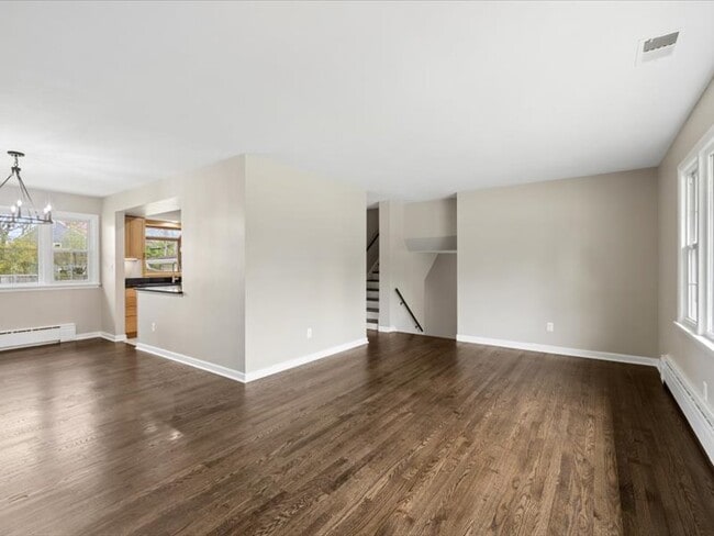 Photo - 619 Rockland Ave