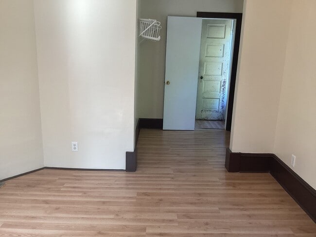 Photo - 1219-21 N 33rd St Unit 1221 upper