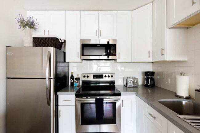Photo - 2821 E Turney Ave