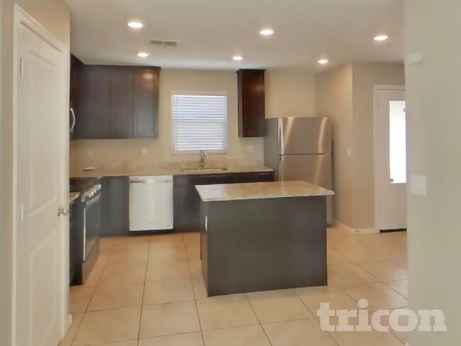 Photo - 8235 W Illini St