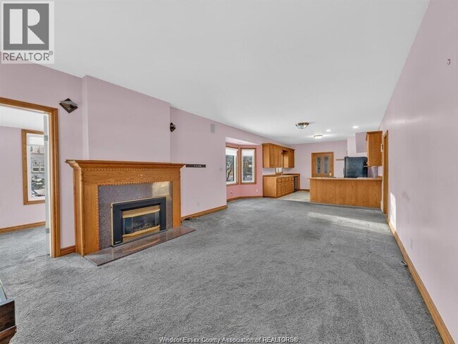 Photo - 2311 University Ave W