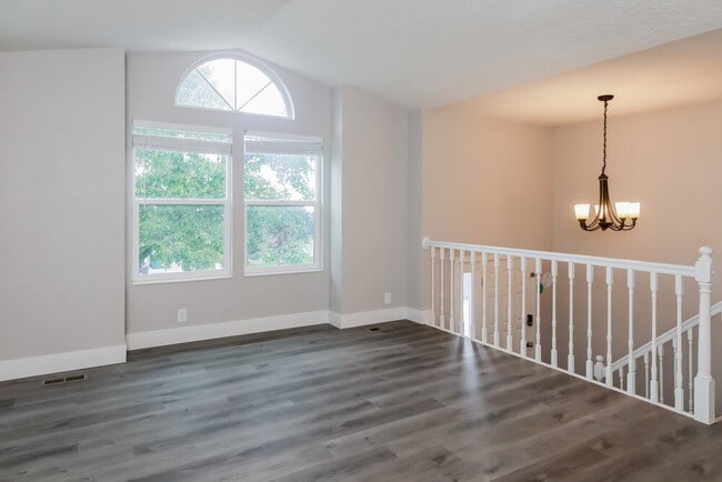 Photo - 1201 E 2400 N