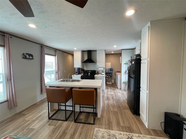 Photo - 20410 Telge Rd
