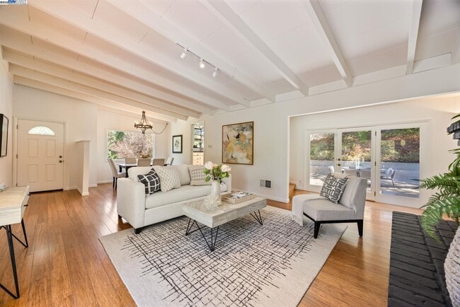 Photo - 1530 Reliez Valley Rd