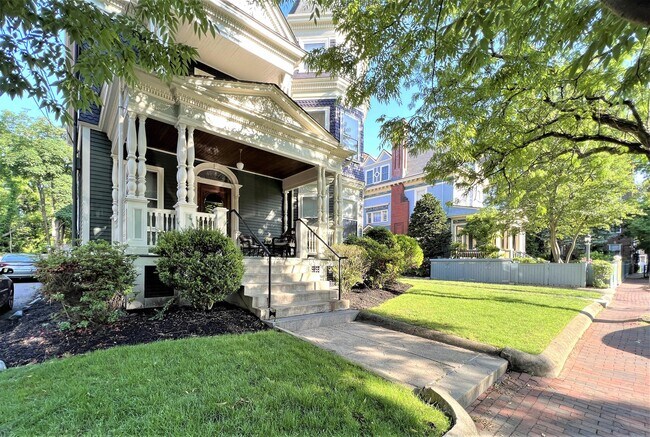 Building Photo - 20 Highland Ave Unit 3