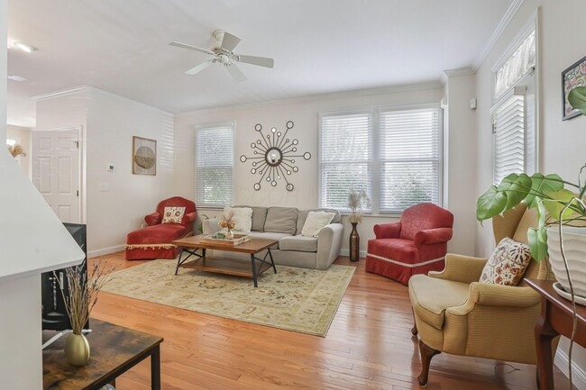 Photo - 319 W 2nd Ave