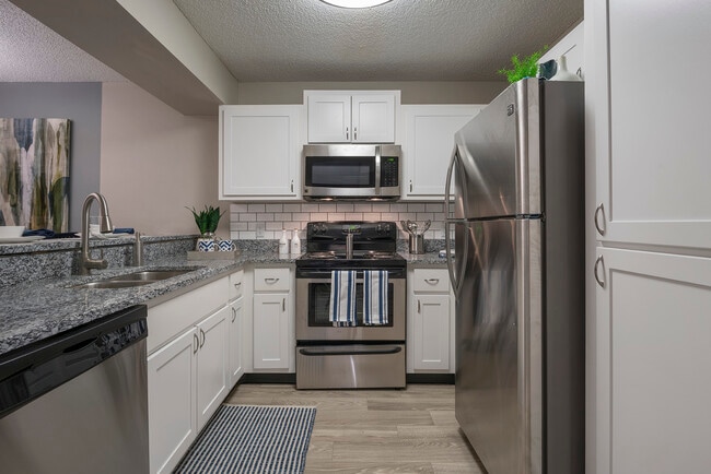 Cocina con electrodomésticos de acero inoxidable - Saddleworth Green