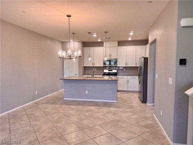 Photo - 2848 Alenga St