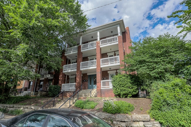 Photo - 2710 Holmes St