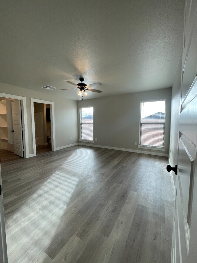 Photo - Brand new 3 bd/2 bth home in quiet neighborhood! Turf backyard with plants! All appliances! 10 mi...