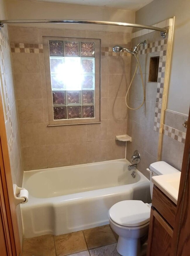 Photo - 936 Garfield St