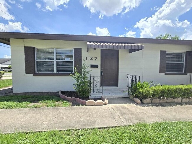 Building Photo - 127 E Beacon Rd Rental