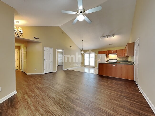 1473 Lewisburg Pointe Dr