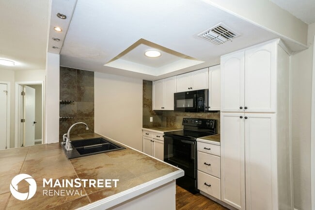 Photo - 9933 Lake Dr