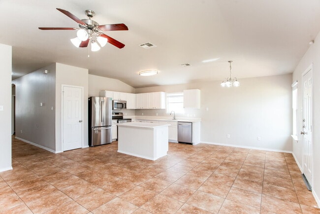 Photo - 102 Creek Ledge Dr