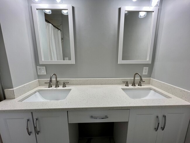 Baño - 19 Cushing St Unidad 1