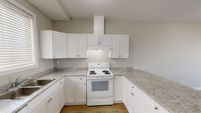 Photo - 9503-9112 112 Ave Unit 100A