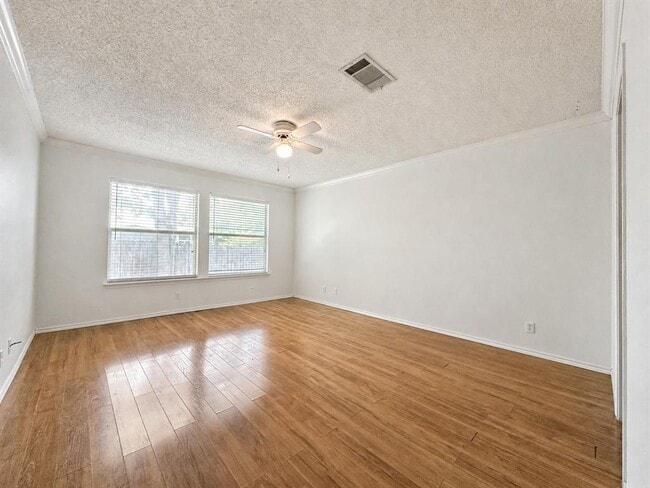 Photo - 1903 Balsam Way