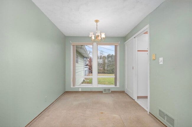 Photo - 2112 Trippe St