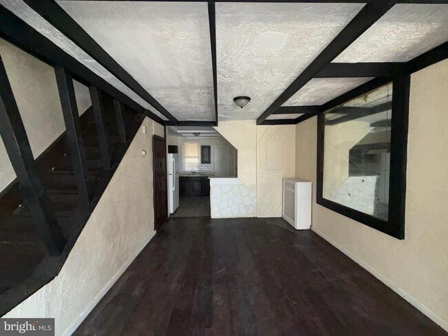 Building Photo - 4929 N Franklin St