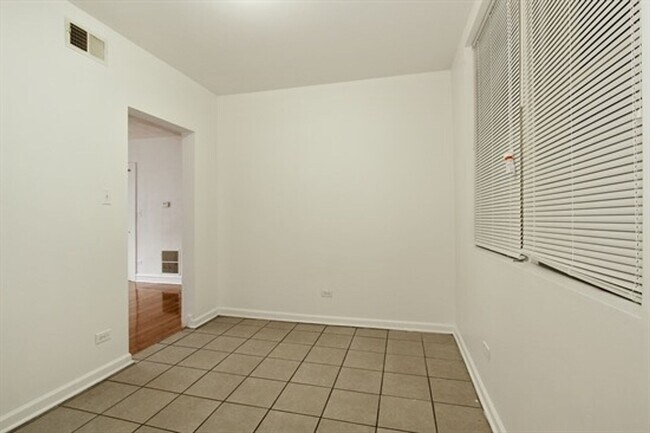 Photo - 7601 S Coles Ave Chicago, IL 60649