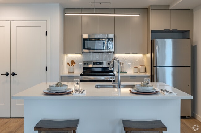 Interior Photo - 202 Queen Rental