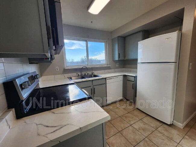 Photo - 986 Croke Dr