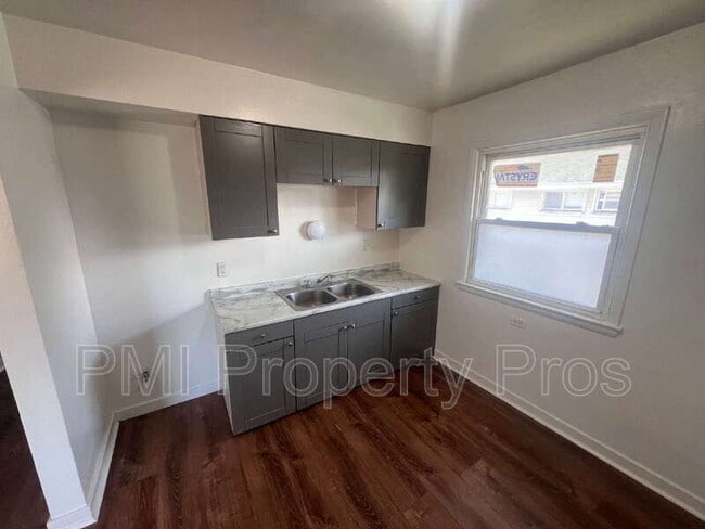 Photo - 5650 N 61st St