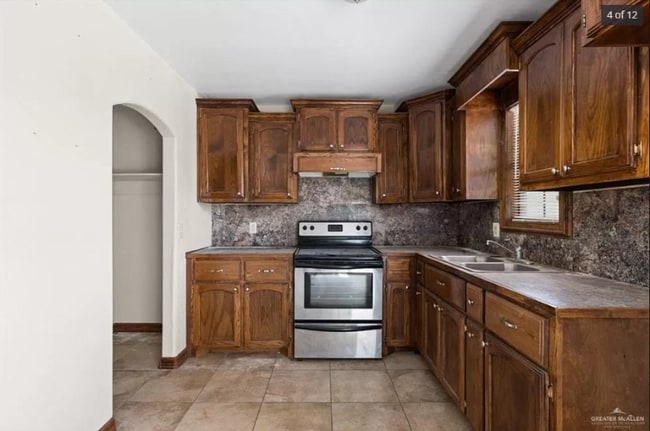 Building Photo - 401 Bethel St Rental