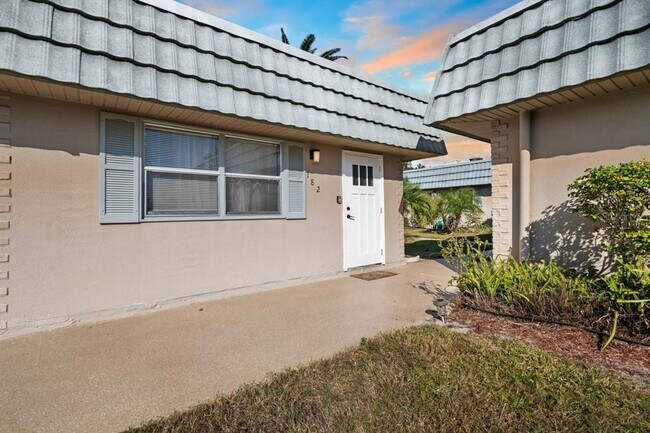 Photo - 1802 Bedford Terrace Unit 182