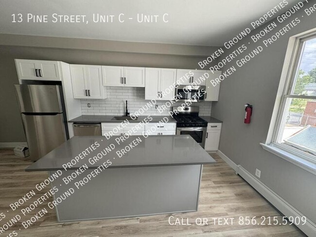 Photo - 13 Pine St Unidad C