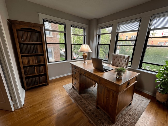 Buena Terrace - 4242 N Sheridan Rd