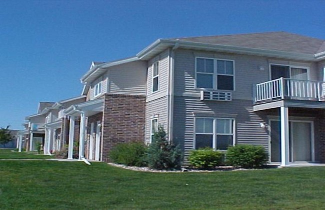 SADDLEBROOK - SADDLEBROOK Apartments