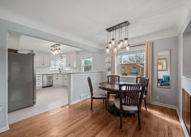 Photo - 1602 E Maple Rd