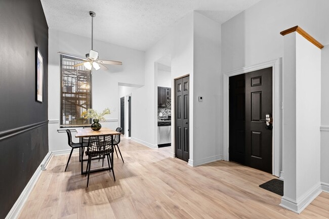 Photo - 1306 Liverpool St