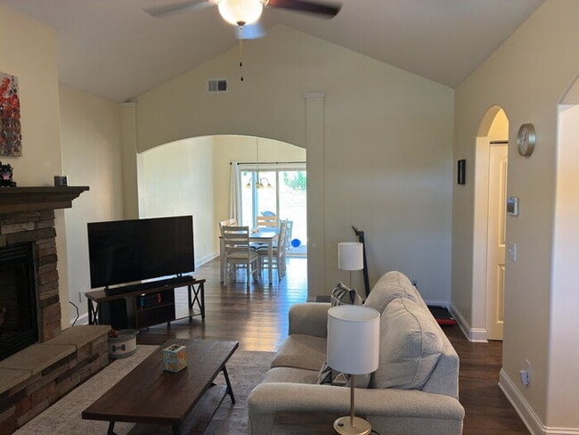 Photo - "Charming 3-Bedroom Home with 2 Full Baths in Greenville's Forest Ridge!"