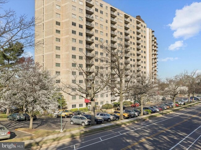 Building Photo - 2500 N Van Dorn St Unit 813