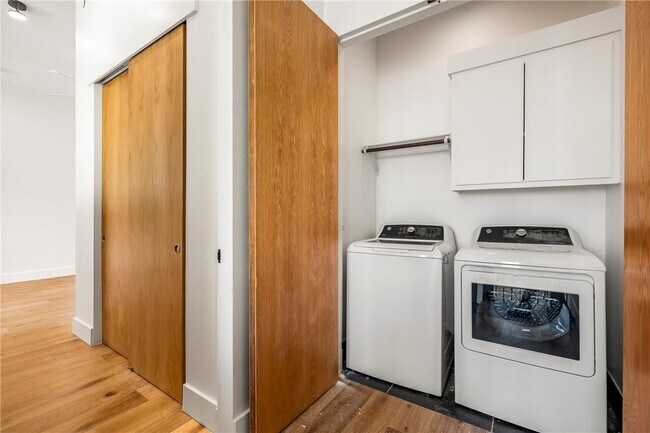 Photo - 905 SE 4th St Unit 210