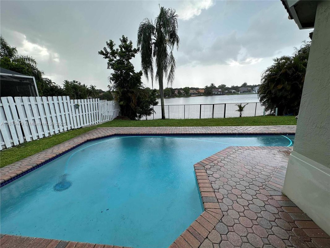 Photo - 2611 Regalia Way