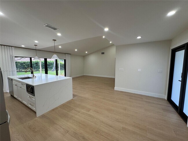 Photo - 9234 Southampton Pl
