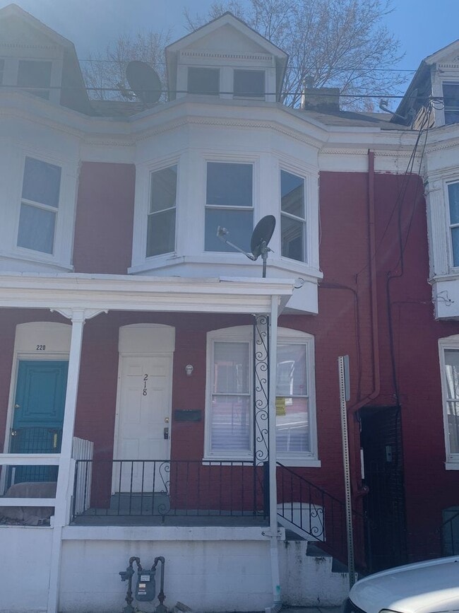 Building Photo - 3 Bedroom House in the West End of York City